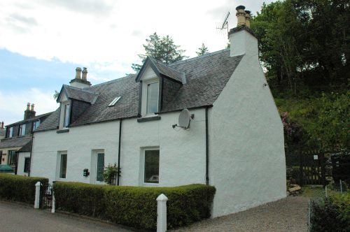 Bruaich Cottage is situated towards the west end of Lochcarron village and enjoys superb views of Loch Carron and the mountains to the south, looking across the water towards Attadale. The property stands on a quiet side road and is approx. 1 mile from the village centre where there are shops, pub and restaurants.